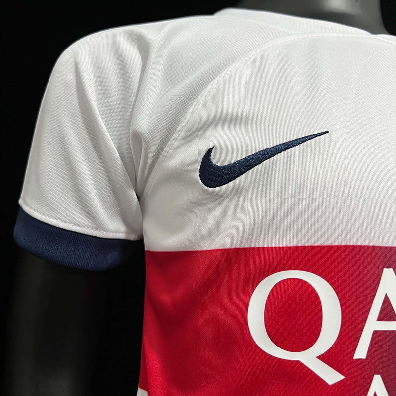 KIT PSG Branca QATAR AIRWAYS Infantil - 23/24 (Blusa+Short) - Manto Mágico